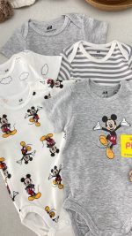 بادی آستین کوتاه اورجینال H&M تم میکی موس - Image 3