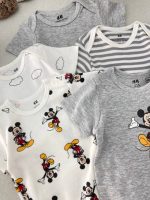 بادی آستین کوتاه اورجینال H&M تم میکی موس - Image 2