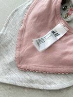 پک دو عددی دستمال گردن (پیشبند) دخترانه گلدار طوسی - Image 8