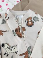 سرهمی زمینه خاکی طرح حیوانات اورجینال برند H&M (نوزادی تاااا 6 ماه ) - Image 3