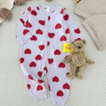 سرهمی زمینه یاسی طرح قلب اورجینال برند H&M (1-2 ماه و 4-6 ماه )