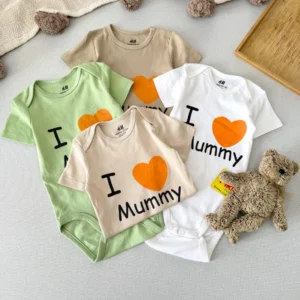 بادی آستین کوتاه اورجینال برند H&M (سایز 6-9 ماه) طرح I ❤️ Mummy