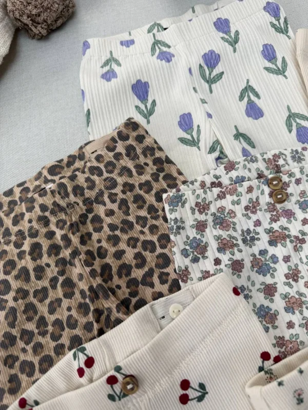 شلوار کبریتی برند H&M گل لاله بنفش (9-12 ماه) - Image 3