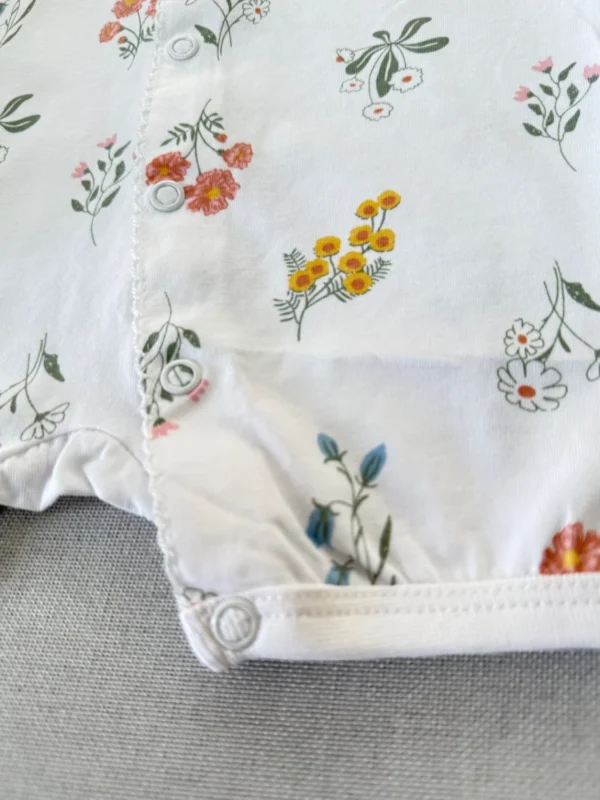 رامپرز گلدار سرشانه چیندار دخترانه اورجینال برند H&M - Image 3