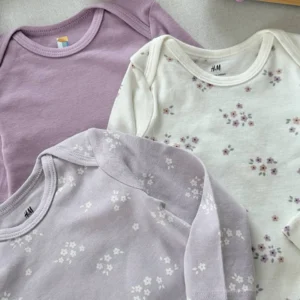 مجموعه بادی نوزادی آستین بلند H&M طرح گل‌دار و یاسی ساده